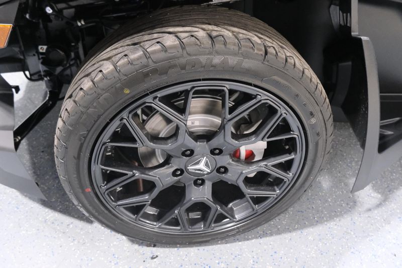 NEW 2025 POLARIS SLINGSHOT SL AUTODRIVE  in a JET BLACK exterior color. Family PowerSports (877) 886-1997 familypowersports.com 