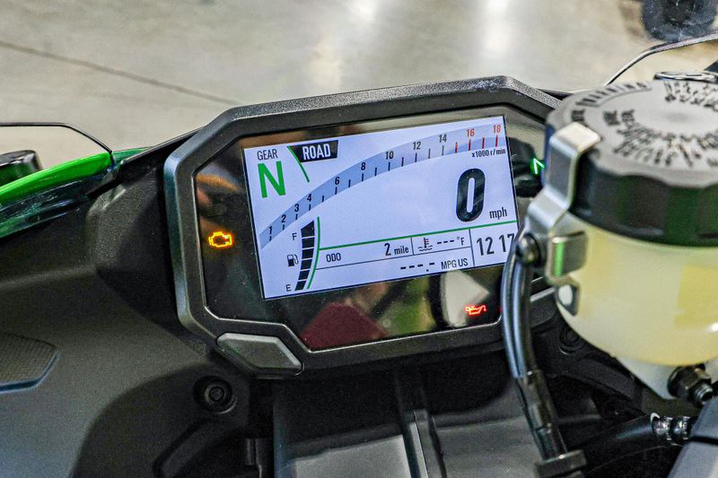 New 2025 Kawasaki NINJA ZX6R ABS   METALLIC MATTE DARK GRAY AND EBONY Image 12