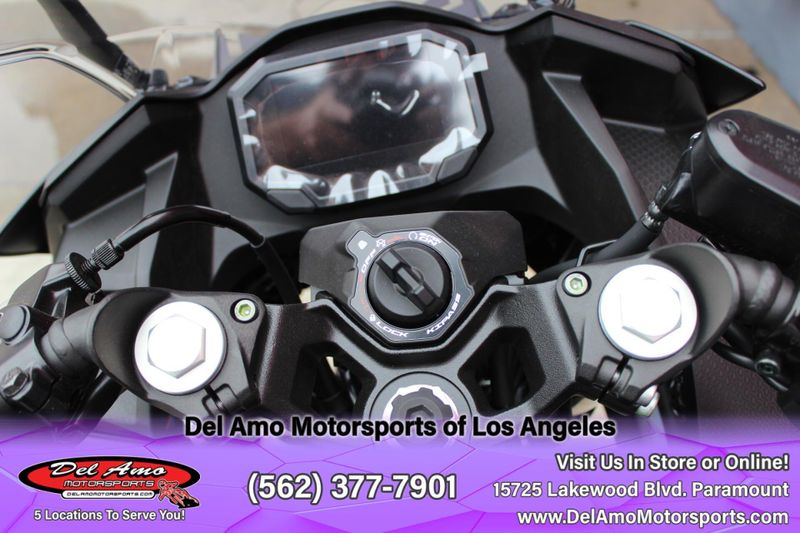 2025 Kawasaki NINJA 500 SE ABS Image 3