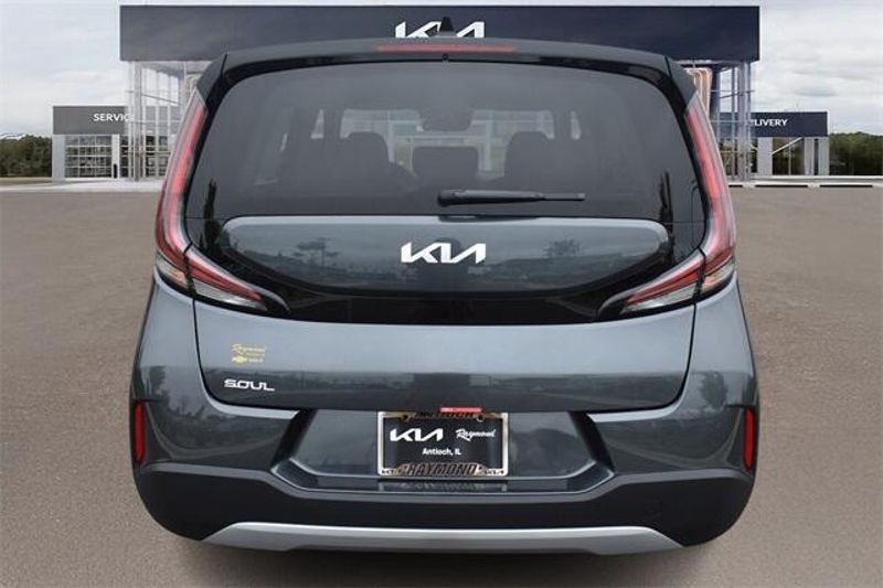 New 2025 Kia Soul LXImage 4
