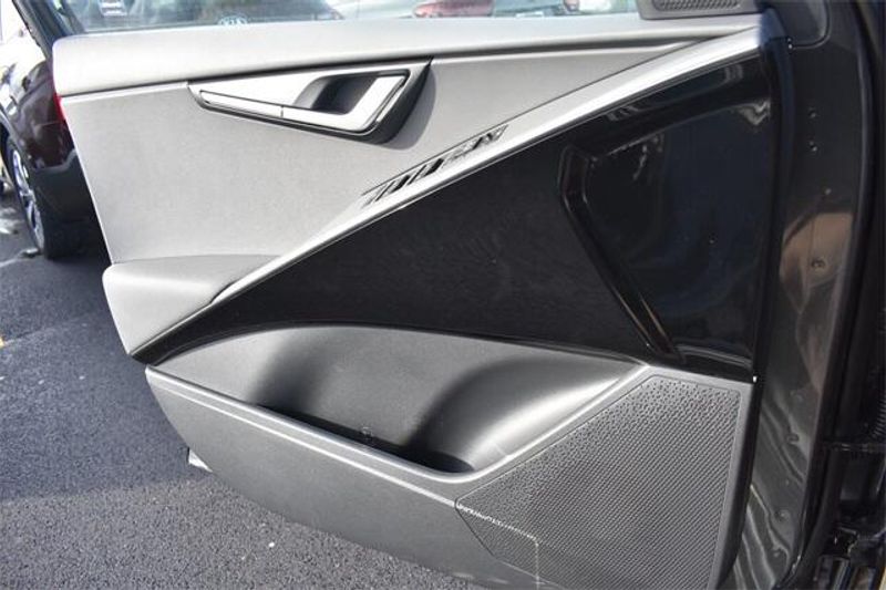 New 2025 Kia Niro EX TouringImage 32