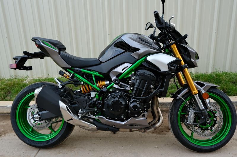 NEW 2025 KAWASAKI Z900 SE ABS Image 2