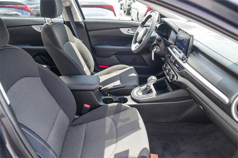 2022 Kia Forte LXSImage 17