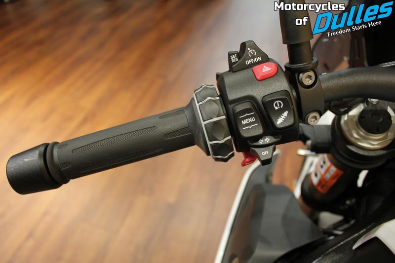 Used 2022 BMW S 1000 R Image 12