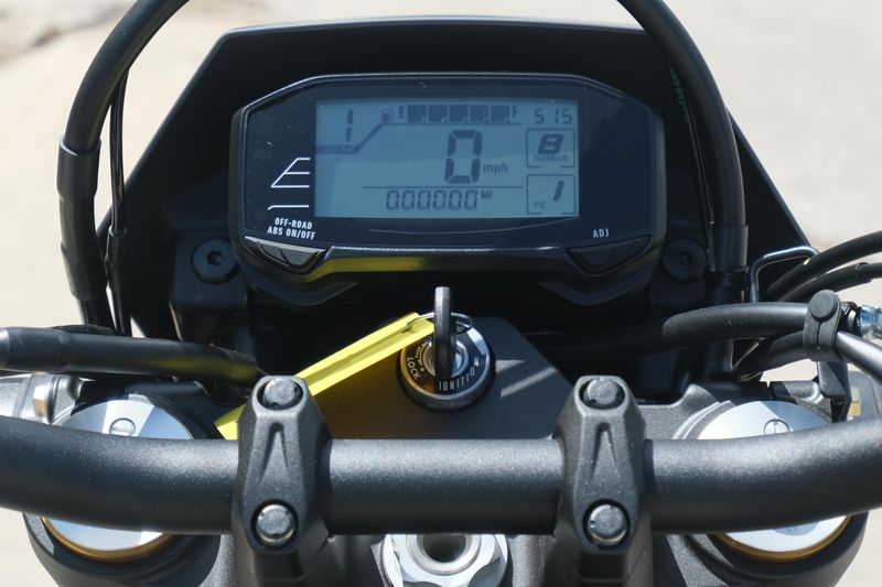 2025 Suzuki DRZ4S SOLID IRON GRAY Image 13