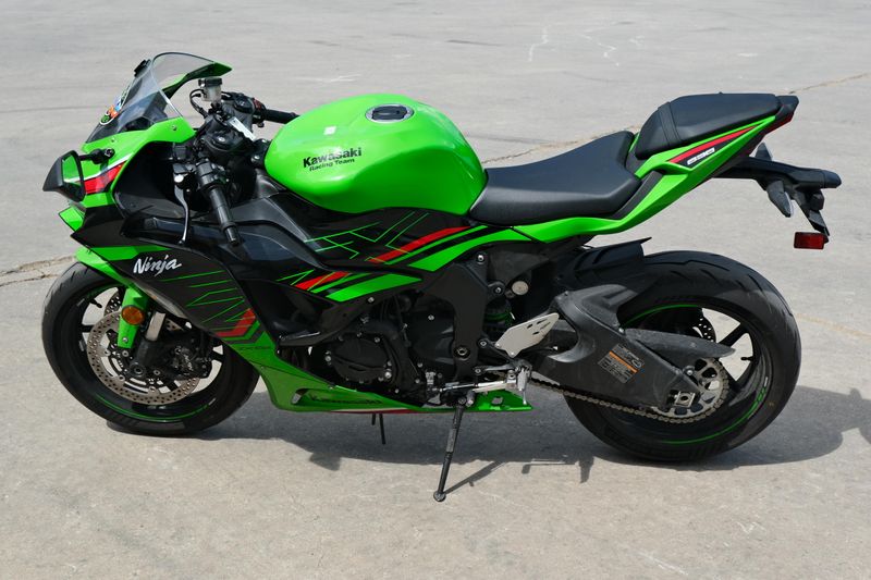 2024 Kawasaki NINJA ZX6R ABS KRT EDITION LIME GREEN AND EBONY Image 6