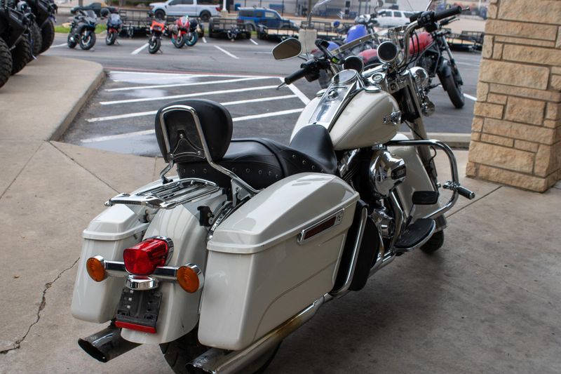 USED 2015 HARLEY ROAD KING BASE Image 4