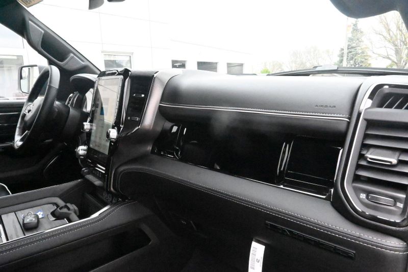 2025 RAM 1500 LimitedImage 19