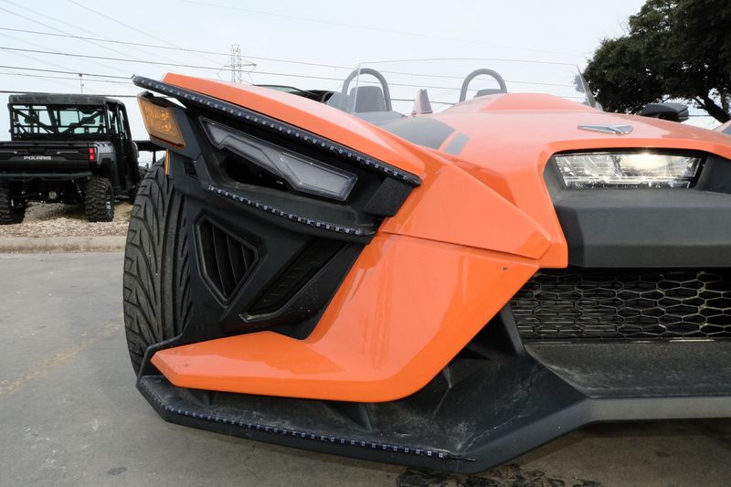 2024 Polaris SLINGSHOT SL AUTODRIVE VOLT ORANGEImage 17