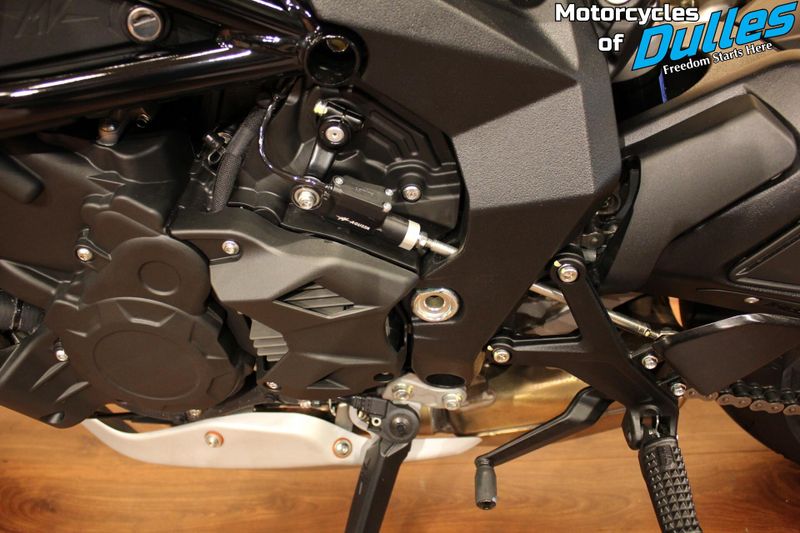 2023 MV Agusta Dragster RR SCS Image 15