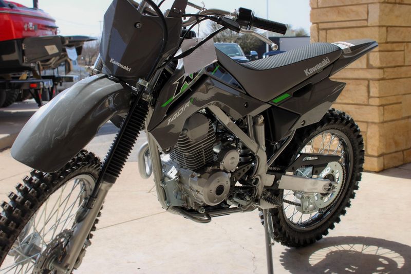 2025 Kawasaki KLX140R F BATTLE GRAY Image 4