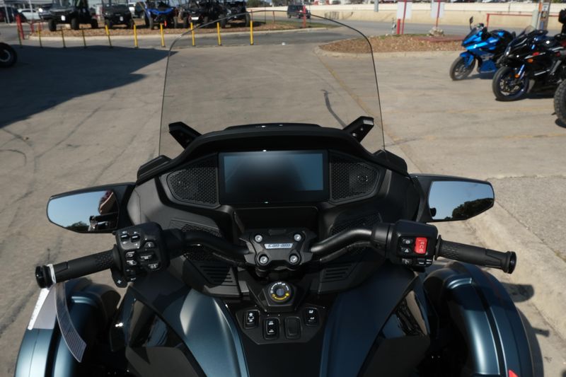 2025 Can-Am SPYDER RT LIMITED MINERAL BLUE WITH DARK ACCENTSImage 8