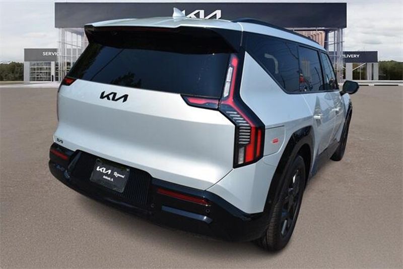 New 2026 Kia EV9 LandImage 3