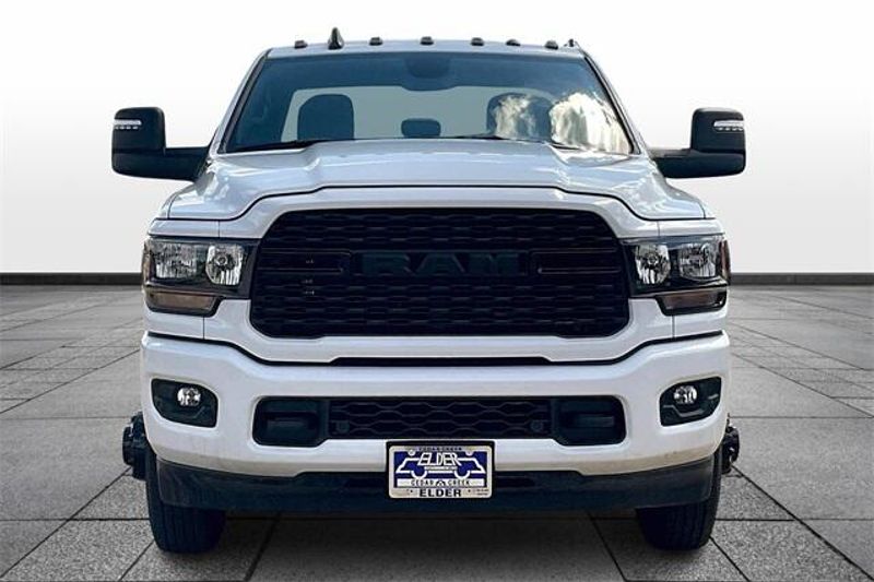 2024 RAM 3500 Big Horn Crew Cab 4x4 8