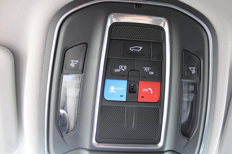 2023 Jeep Grand Cherokee L photo 17