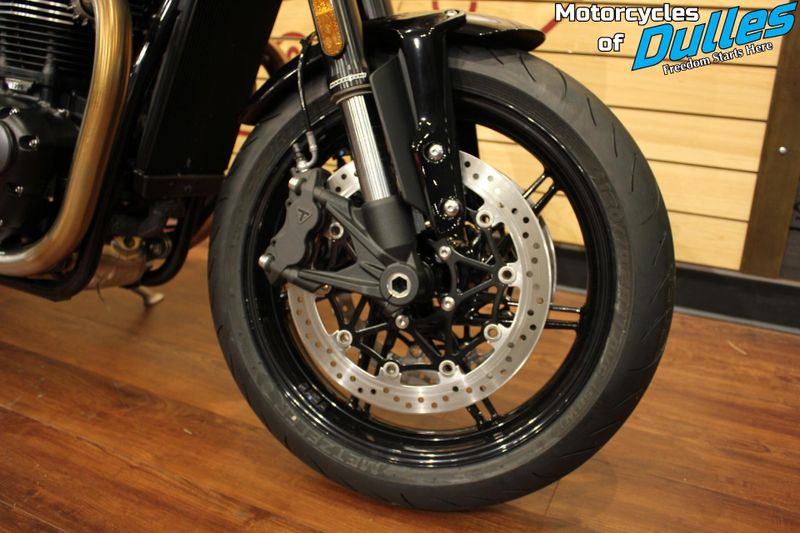 New 2025 Triumph Speed Twin 1200 Image 9