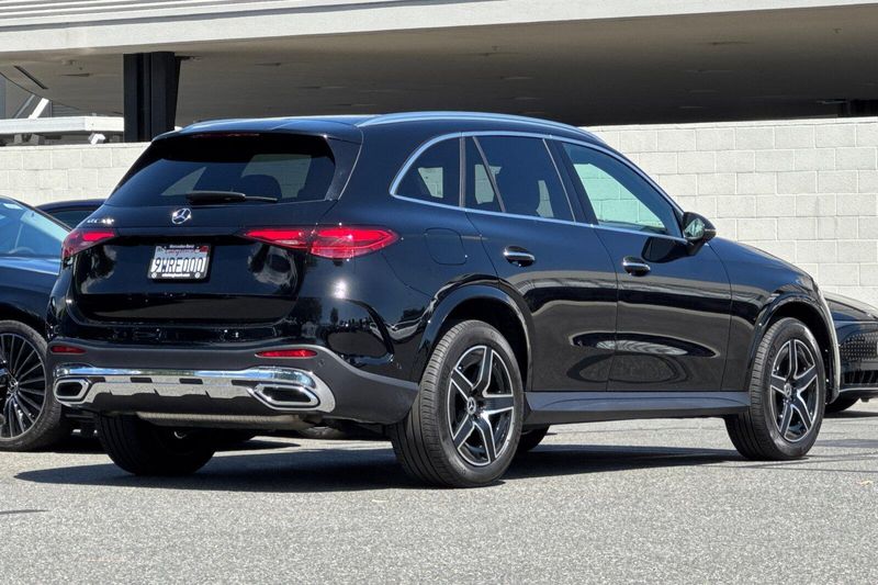 Used 2026 Mercedes-Benz GLC 300Image 4