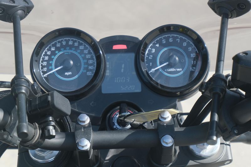 2023 Kawasaki Z650RS METALLIC MOONDUST GRAY AND EBONY Image 12