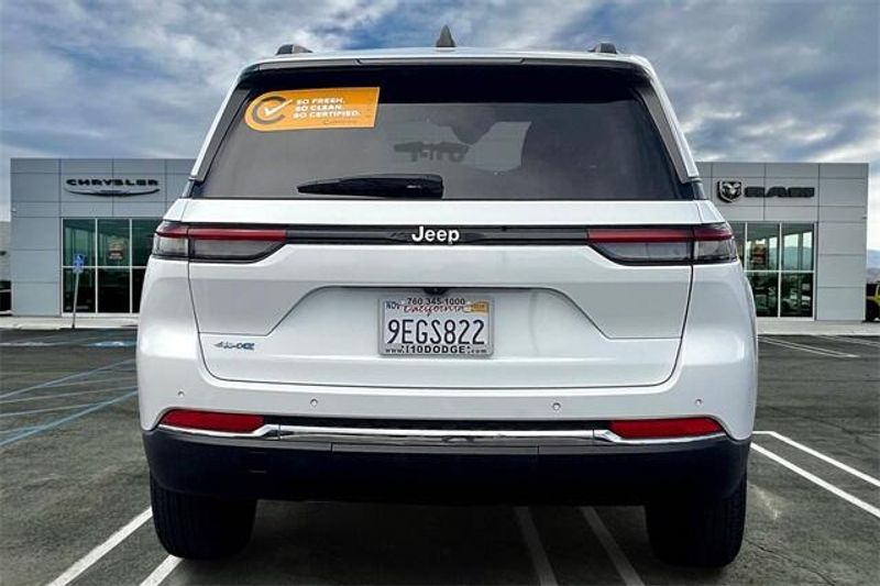 2022 Jeep Cherokee Limited 4xe photo 3