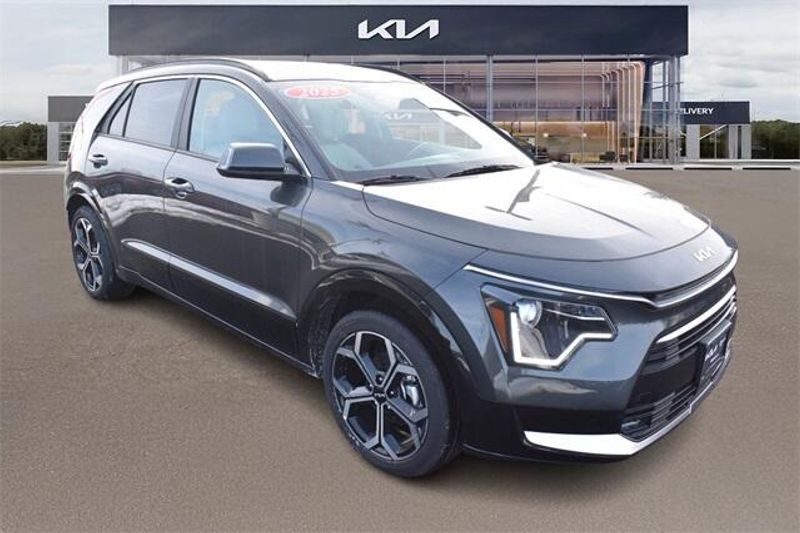 New 2025 Kia Niro EX TouringImage 10