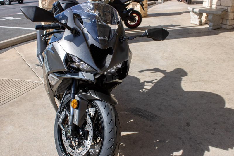 NEW 2026 KAWASAKI NINJA ZX6R ABS Image 3