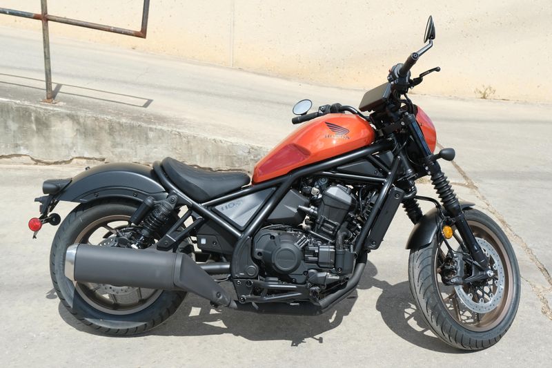 2025 Honda REBEL 1100 DCT SE FLARE ORANGE METALLIC Image 2