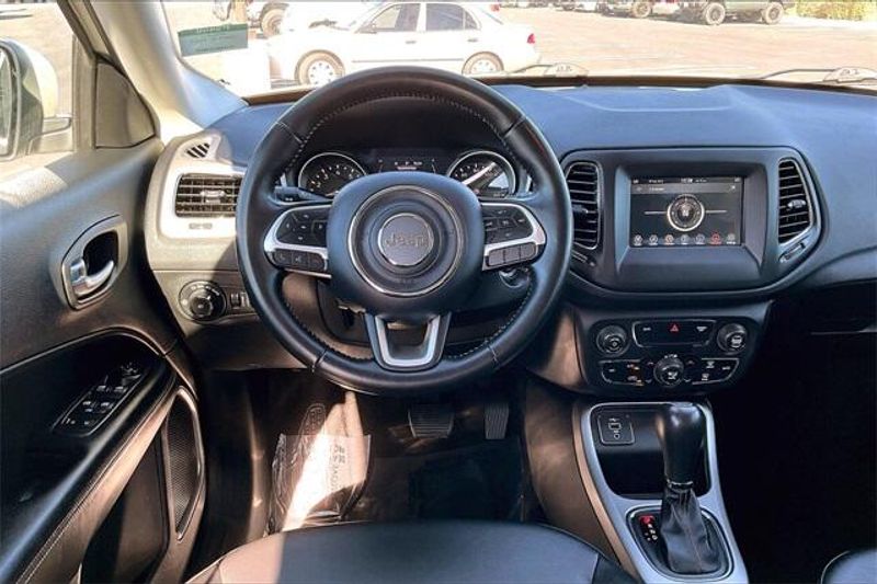 Used 2019 Jeep Compass LatitudeImage 4