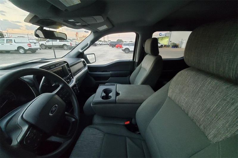 2023 Ford F-150 XLT photo 8