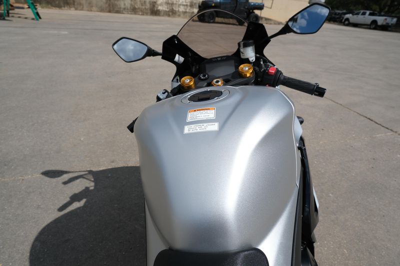 2025 SUZUKI GSXR1000 in a SILVER exterior color. Family PowerSports (877) 886-1997 familypowersports.com 