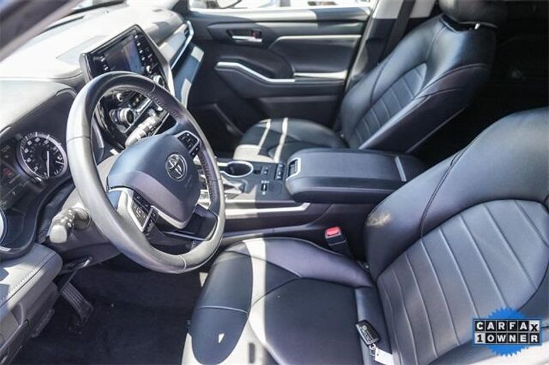 Used 2022 Toyota Highlander XLEImage 19