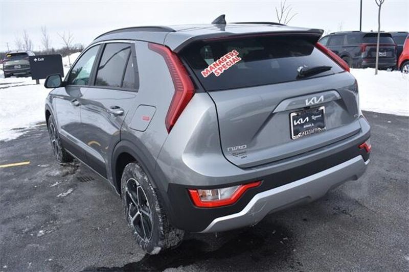 2025 Kia Niro LXImage 5