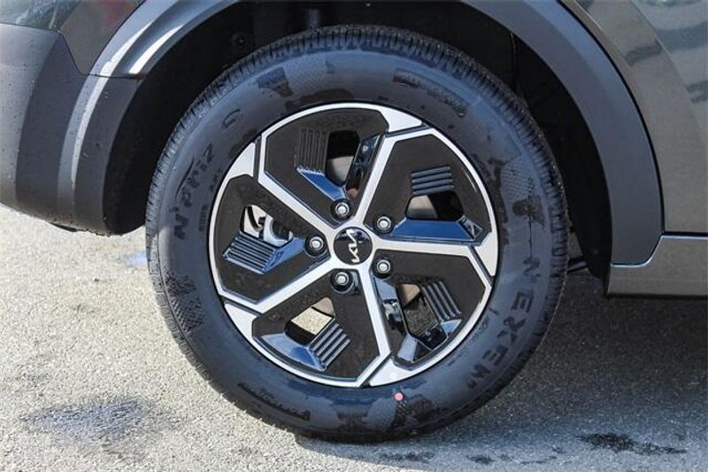 New 2025 Kia Niro EXImage 19