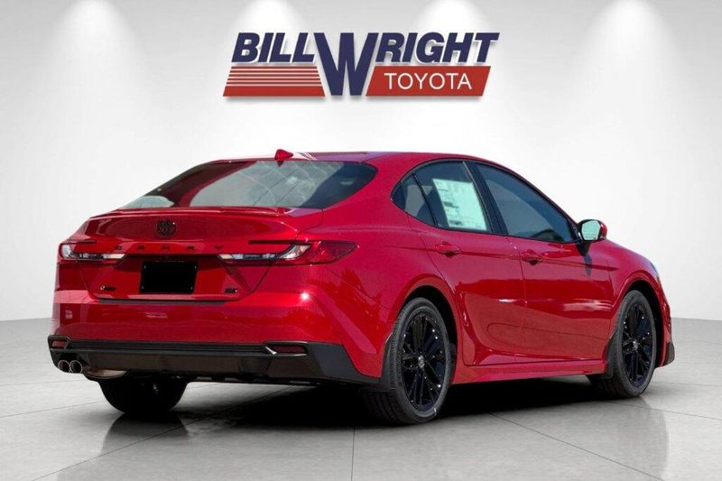 New 2026 Toyota Camry SEImage 3