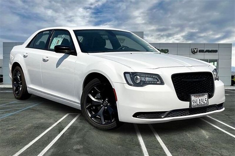 Used 2023 Chrysler 300 TouringImage 12