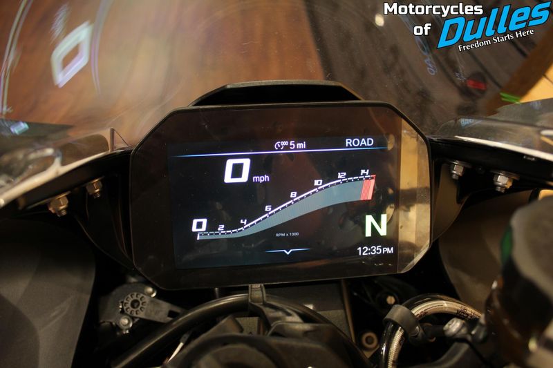2025 BMW S 1000 RR Image 10