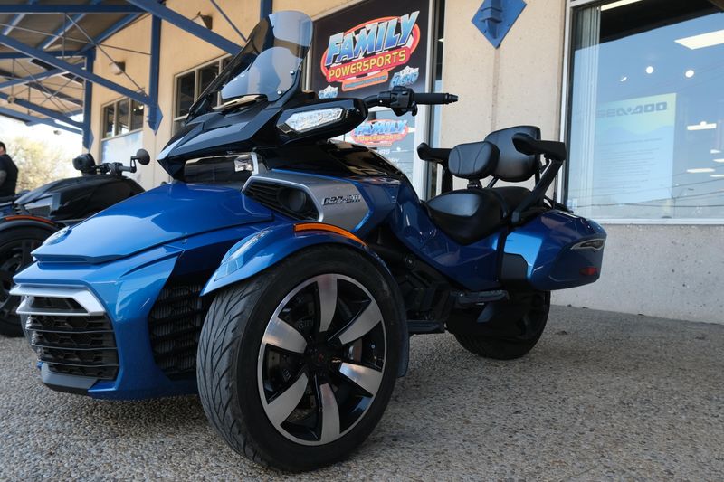 2018 Can-Am SPYDER F3T BLUEImage 3