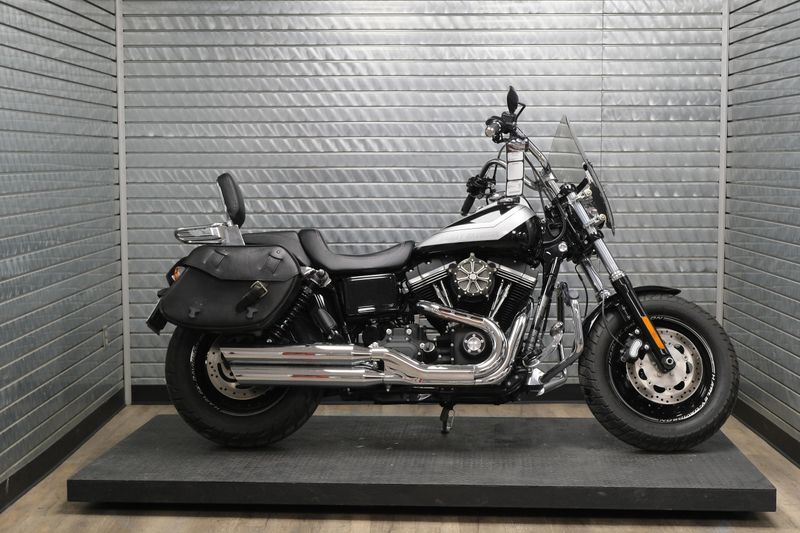 USED 2017 HARLEY DYNA FAT BOB 103 Image 2
