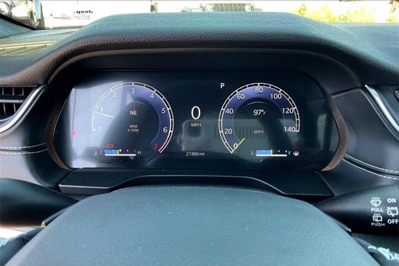 Used 2023 Jeep Grand Cherokee L AltitudeImage 20
