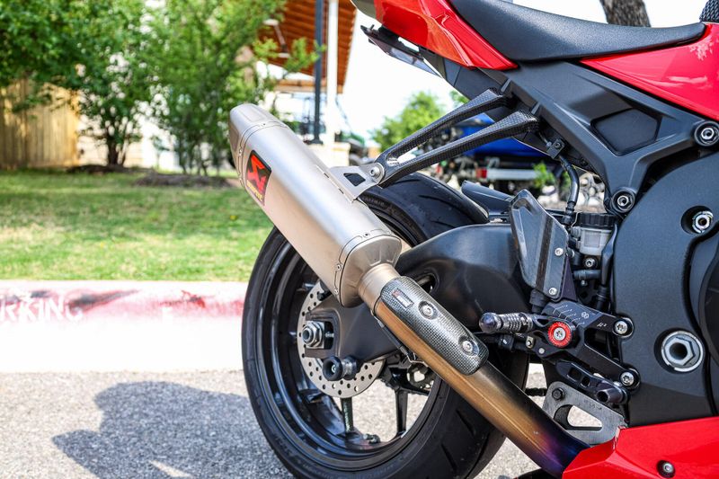 2022 Honda CBR1000RR ABS Image 8