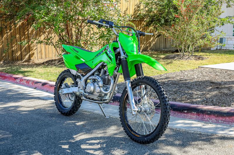 2025 Kawasaki KLX 140R L LIME GREEN Image 1
