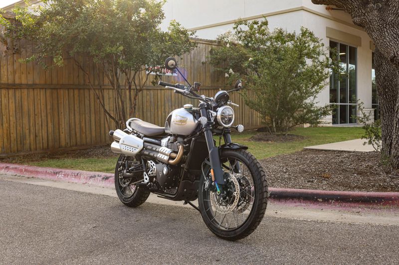 USED 2025 TRIUMPH SCRAMBLER 1200 X Image 1