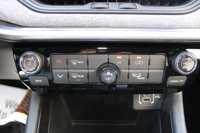 2025 Jeep Compass Latitude photo 21