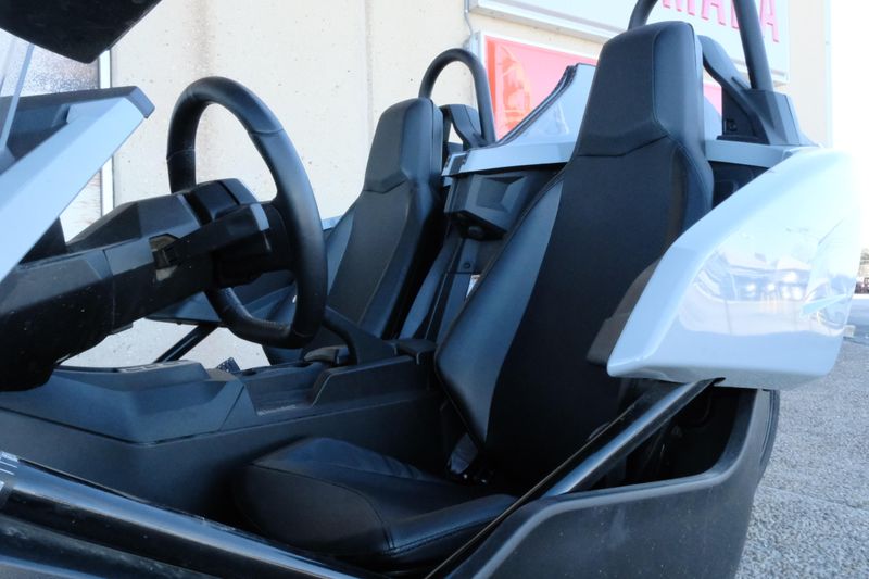 2024 Polaris SLINGSHOT SL AUTODRIVE OCEAN GRAYImage 15