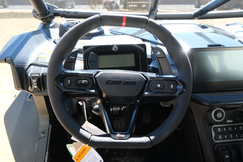 NEW 2026 CAN-AM MAVERICK R MAX X RC WITH SMARTSHOX 999T DCT Image 21