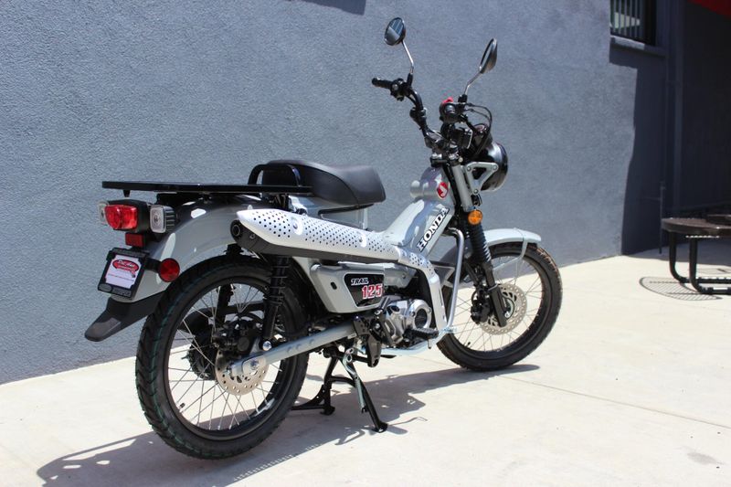 2025 Honda TRAIL 125 Image 2