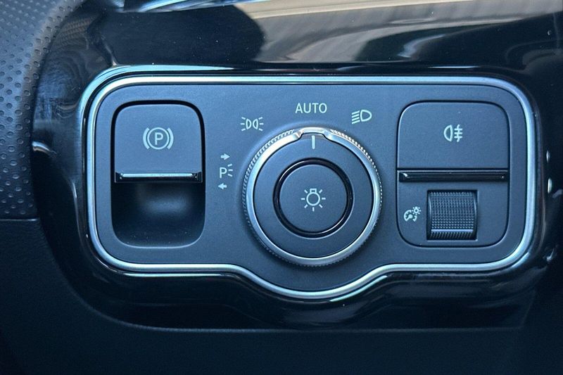 Used 2025 Mercedes-Benz CLA 250Image 30