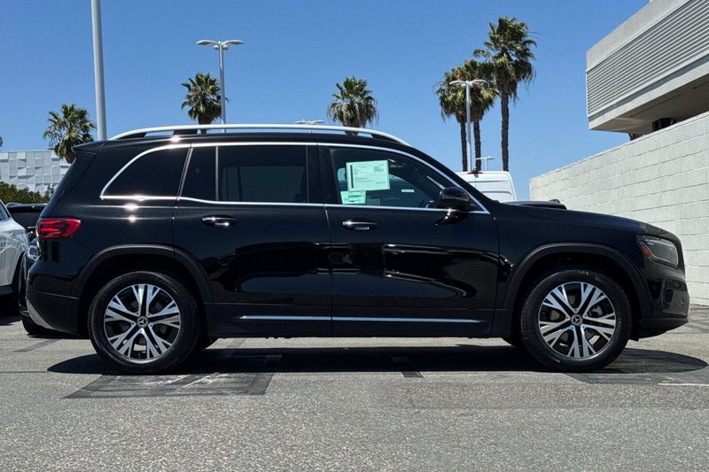 Used 2026 Mercedes-Benz GLB 250Image 3