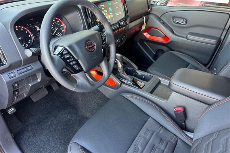 New 2025 Nissan Frontier PRO-XImage 7