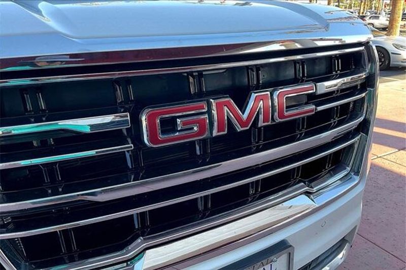 2023 GMC Yukon SLTImage 30