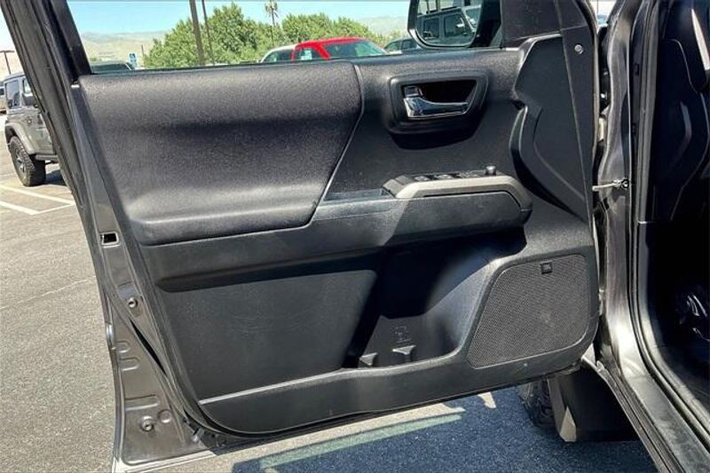 Used 2017 Toyota Tacoma TRD Off-RoadImage 22